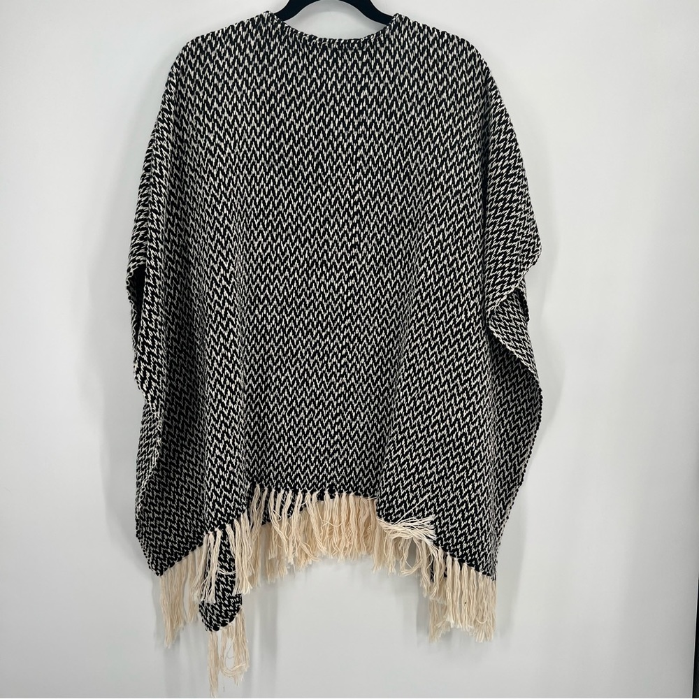 NWT Apiece Apart Cotton Tassel Shrugs Poncho Cardigan Embroidered Fringe Boho - Picture 10 of 10